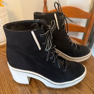 MIA Brittnee Platform Boot- Women's Size 8 Black/white Retro flair